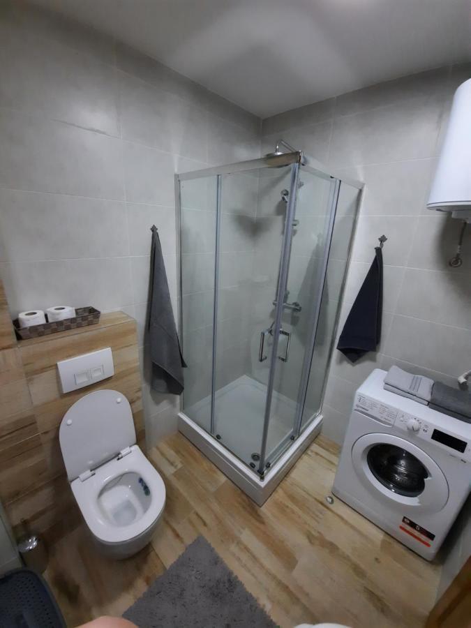 Apartman Bulevar Sarajevo - Free Parking Buitenkant foto