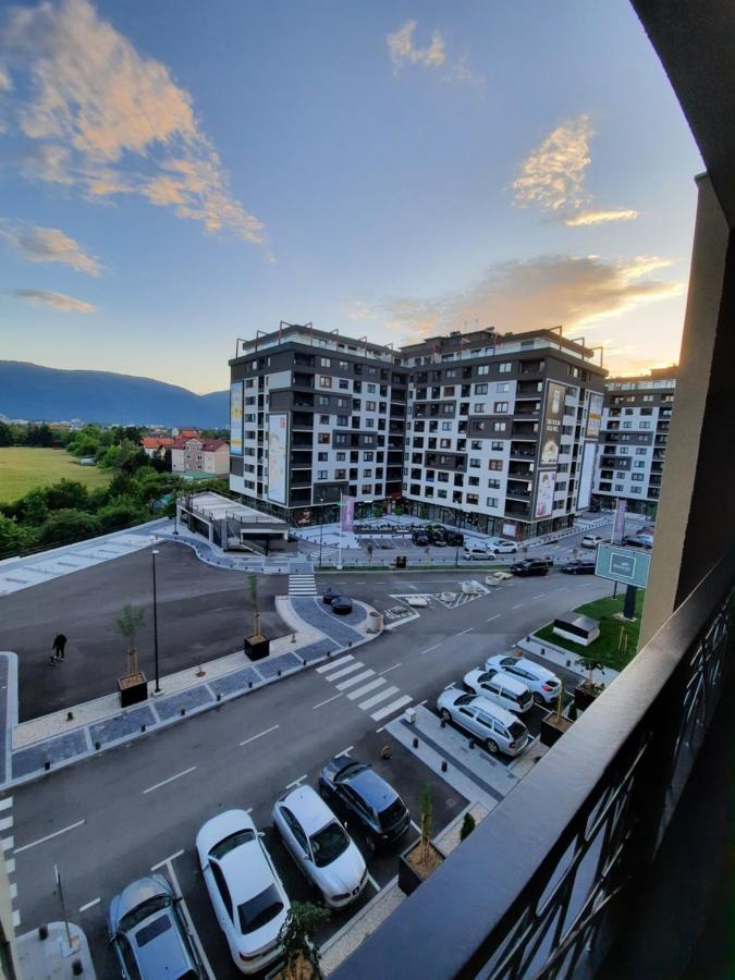 Apartman Bulevar Sarajevo - Free Parking Buitenkant foto