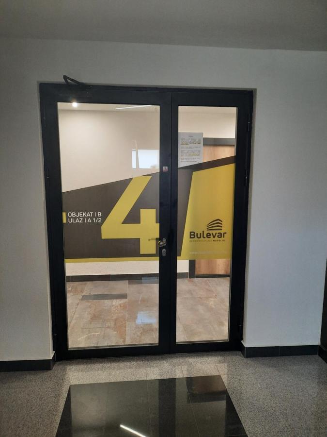 Apartman Bulevar Sarajevo - Free Parking Buitenkant foto