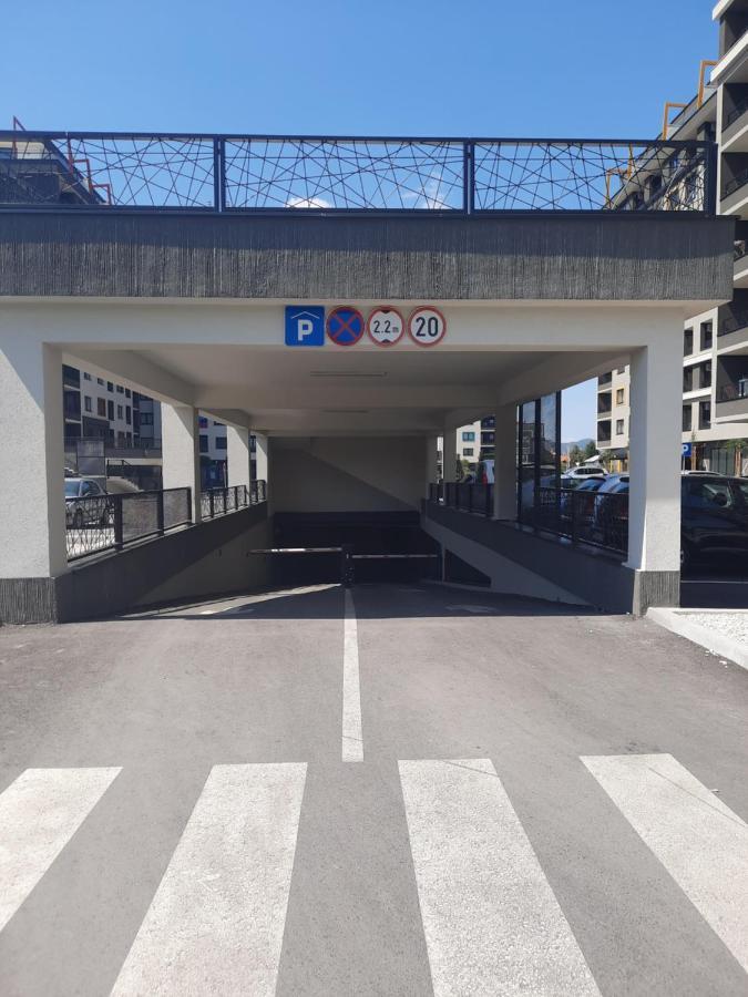 Apartman Bulevar Sarajevo - Free Parking Buitenkant foto
