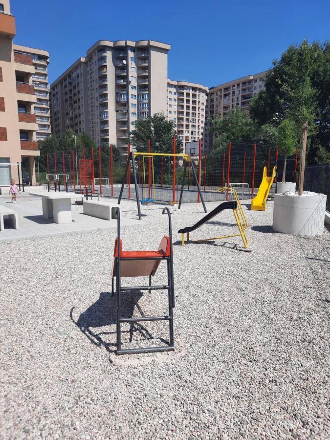 Apartman Bulevar Sarajevo - Free Parking Buitenkant foto