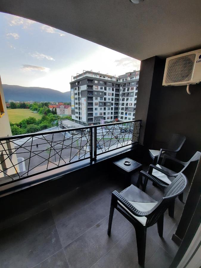 Apartman Bulevar Sarajevo - Free Parking Buitenkant foto