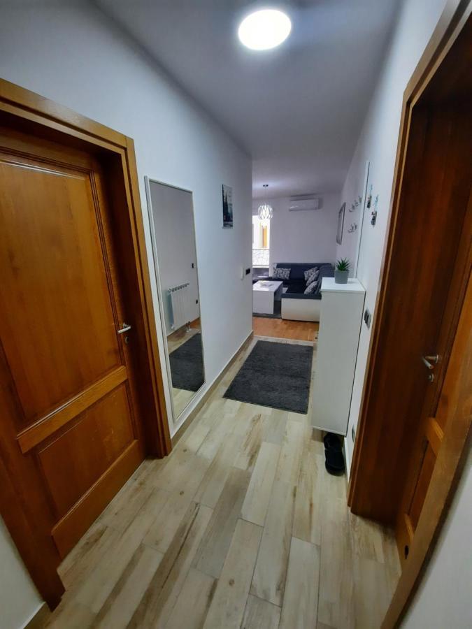 Apartman Bulevar Sarajevo - Free Parking Buitenkant foto
