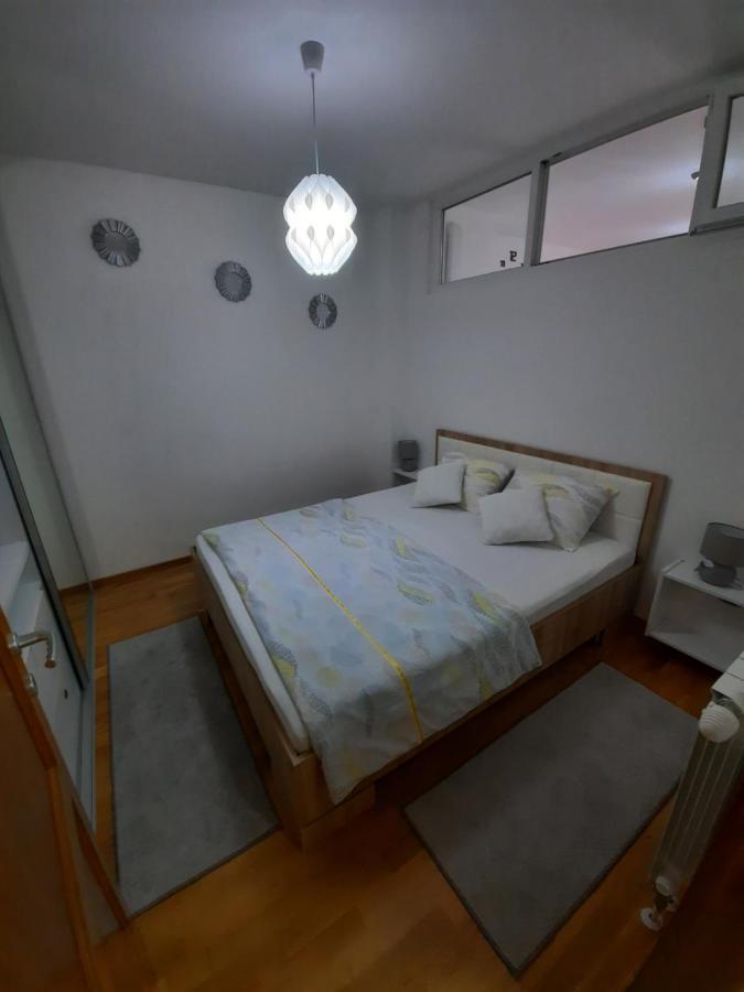 Apartman Bulevar Sarajevo - Free Parking Buitenkant foto