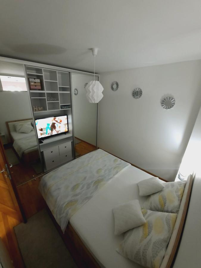 Apartman Bulevar Sarajevo - Free Parking Buitenkant foto
