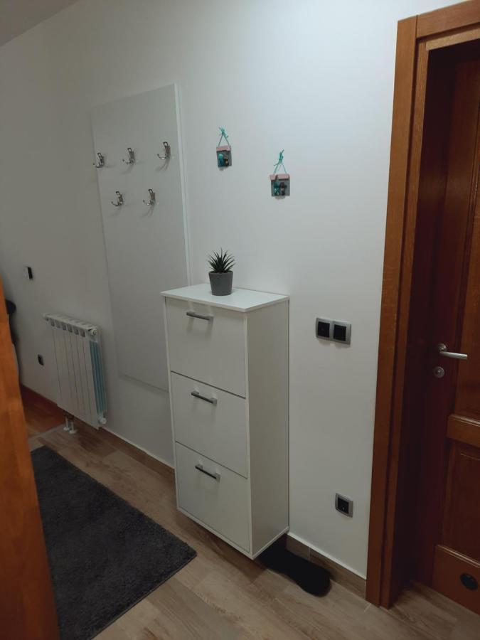 Apartman Bulevar Sarajevo - Free Parking Buitenkant foto
