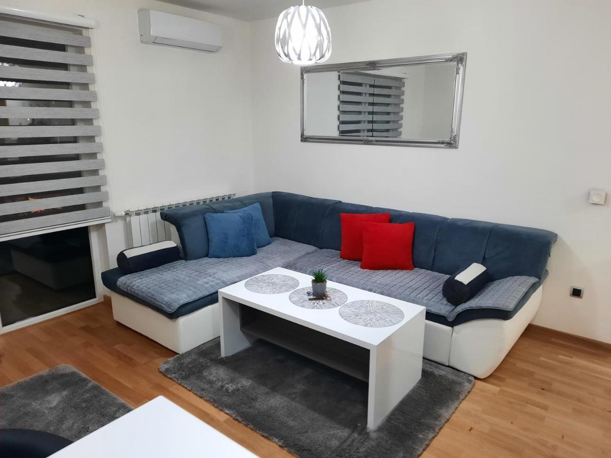 Apartman Bulevar Sarajevo - Free Parking Buitenkant foto