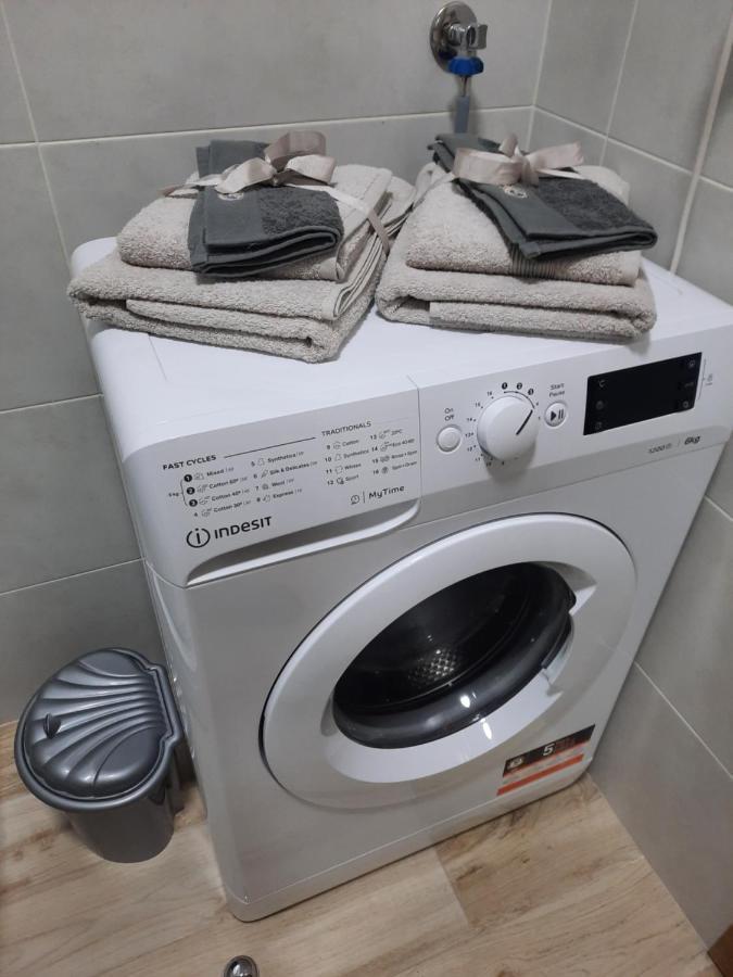 Apartman Bulevar Sarajevo - Free Parking Buitenkant foto