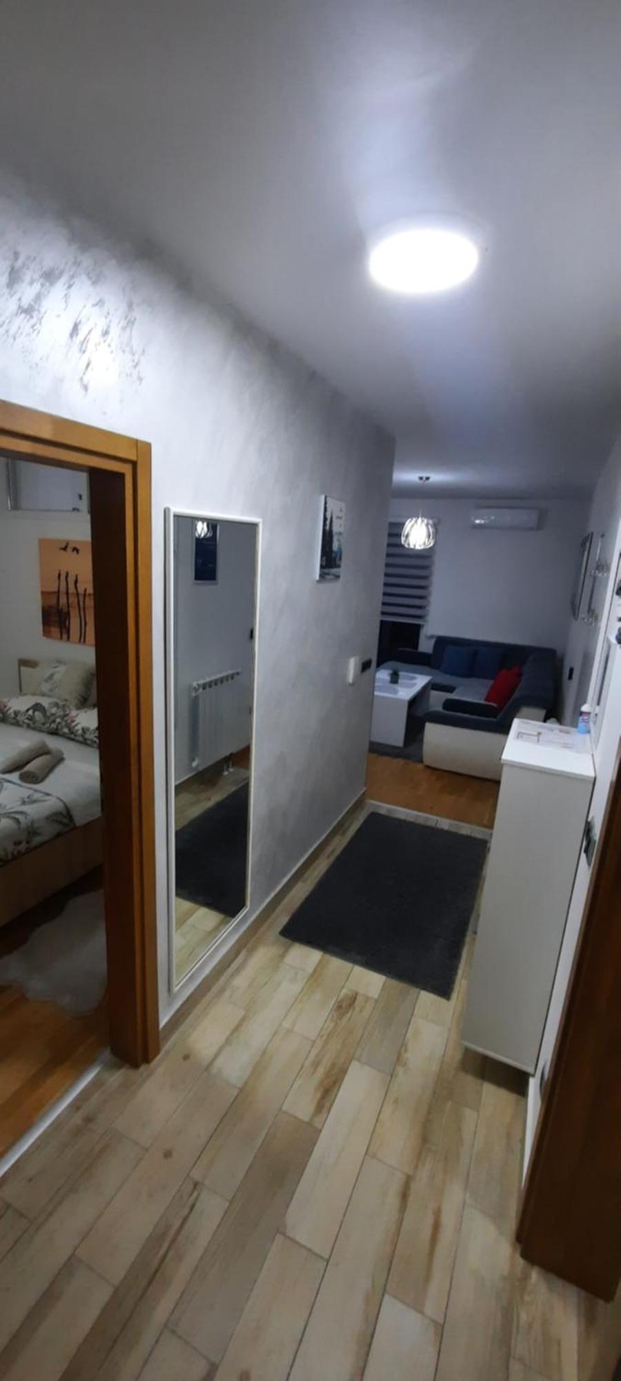 Apartman Bulevar Sarajevo - Free Parking Buitenkant foto